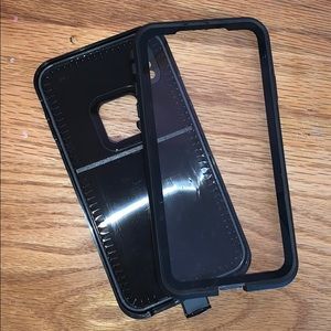 iPhone XS Max lifeproof case